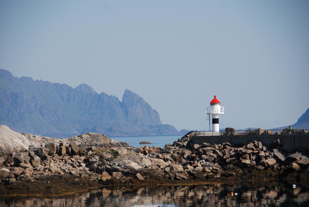 Kabelvag Rorbuer Vandrerhjem Exterior photo